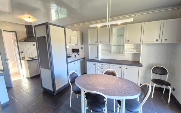 Maison à vendre    5 pièces •  Onesse-et-Laharie