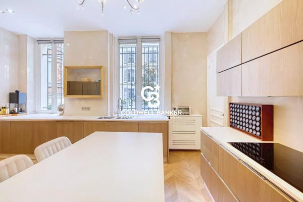Appartement 5 pièces à vendre Paris 16ème - 75016 / Réf: 21972-FT