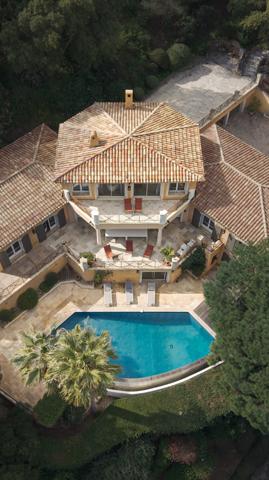 Maison 10 pièces - 355 m²