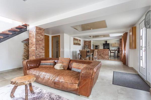 Vente                                                      Maison
                        
                     6 pièces                      156 m2                     à Leuville-sur-Orge