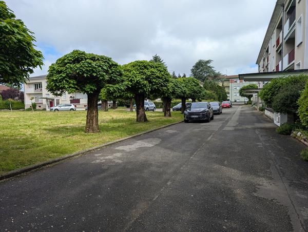 À vendre - Appartement 3 pièces avec balcon, garage et cave