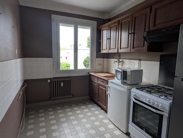 À vendre - Appartement 3 pièces avec balcon, garage et cave