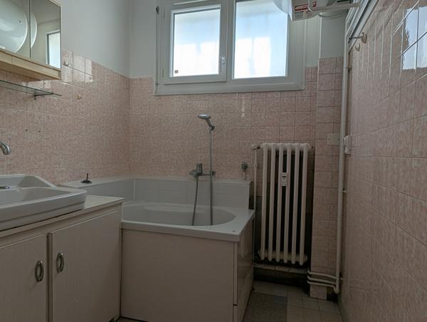 À vendre - Appartement 3 pièces avec balcon, garage et cave