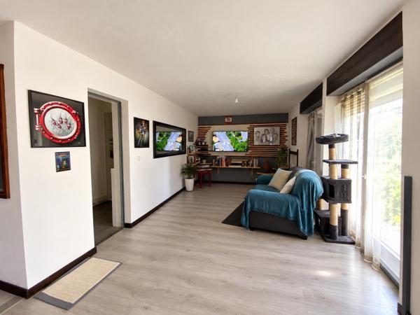 Tout à pied, 4 chambres et 1 jardin à l’abri des regards