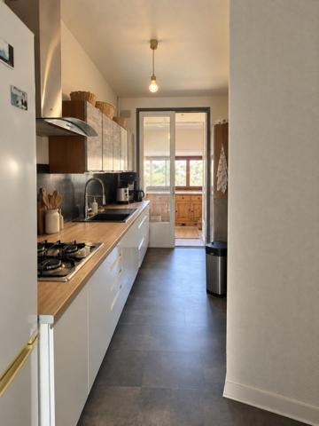 Tout à pied, 4 chambres et 1 jardin à l’abri des regards