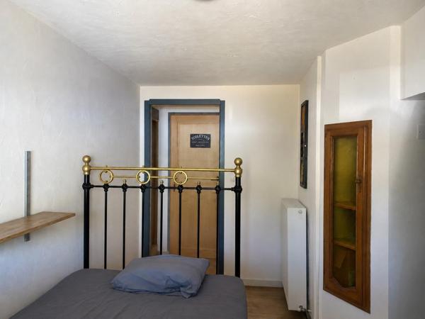 Tout à pied, 4 chambres et 1 jardin à l’abri des regards