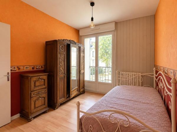 Tout à pied, 4 chambres et 1 jardin à l’abri des regards