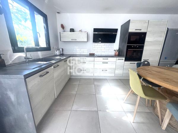 PEZILLA, PLAIN PIED 4 PIECES, GARAGE ET JARDIN