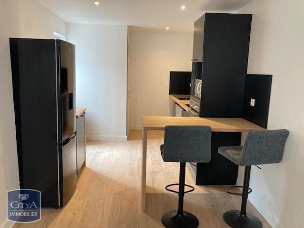 Appartement à louer 5 pièces 110.3m²
