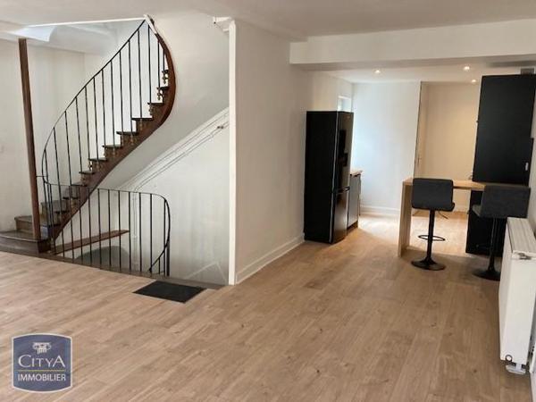 Appartement à louer 5 pièces 110.3m²