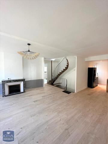 Appartement à louer 5 pièces 110.3m²