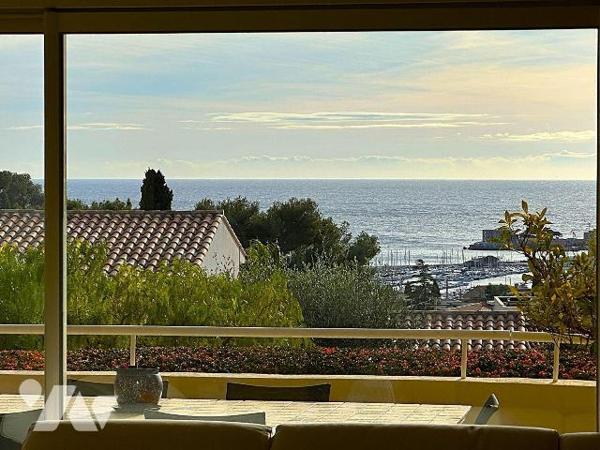 A VENDRE BANDOL (83150) VAR - APPARTEMENT 4/5 PIECES DE101 M2 VUE MER - VASTE TERRASSE - GARAGE...
