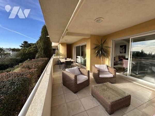 A VENDRE BANDOL (83150) VAR - APPARTEMENT 4/5 PIECES DE101 M2 VUE MER - VASTE TERRASSE - GARAGE...