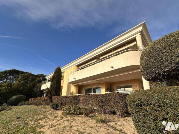 A VENDRE BANDOL (83150) VAR - APPARTEMENT 4/5 PIECES DE101 M2 VUE MER - VASTE TERRASSE - GARAGE...