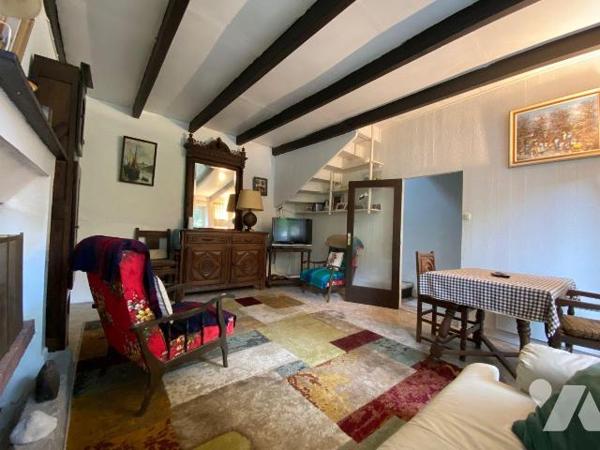 Situation idéale pour cette maison de vacances , située non loin du centre-ville de Saint-Quay-...