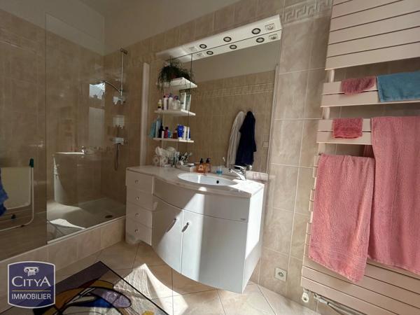 Maison à vendre 9 pièces 226m² Châtellerault (86100)