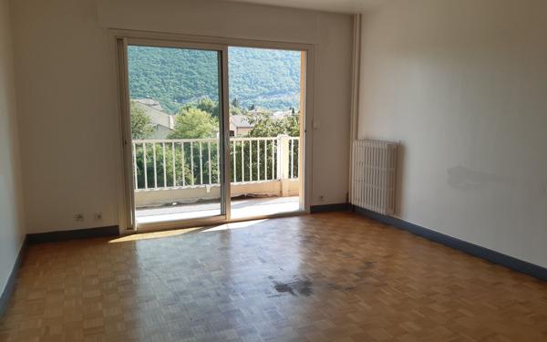 Appartement à louer    4 pièces •  Laragne-Montéglin