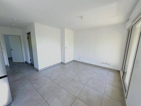 T2 récent avec terrasse, idéal investisseur !