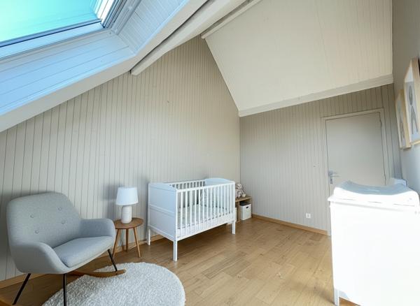 Maison 7 pièces (DPE D) à Verrières-Le-Buisson, en excellent état, quartier recherché, 4 CHAMBRES, GARAGE, JARDIN.