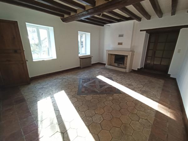 Sur plus de 3 hectares, 400m² de dépendances