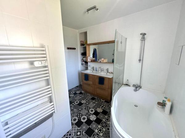 MAISON SPACIEUSE, SANS AUCUN VIS A VIS, A 800 M DE LA MER, NATURE PRESERVEE