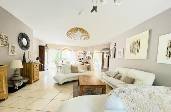 Maison Plain-pied 5 chambres garage double grande parcelle Piscine