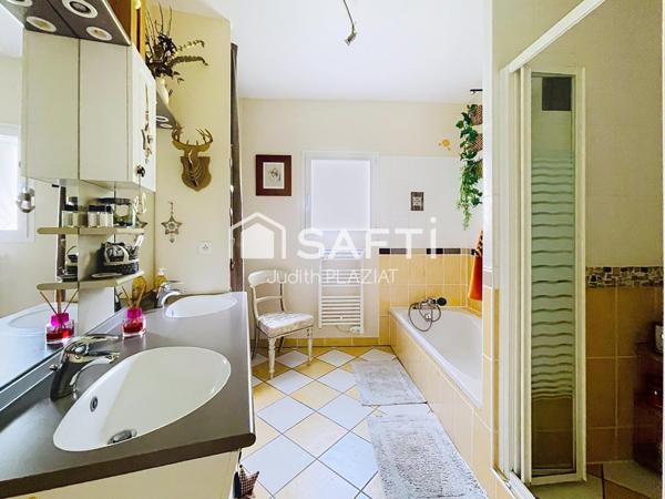 Maison Plain-pied 5 chambres garage double grande parcelle Piscine