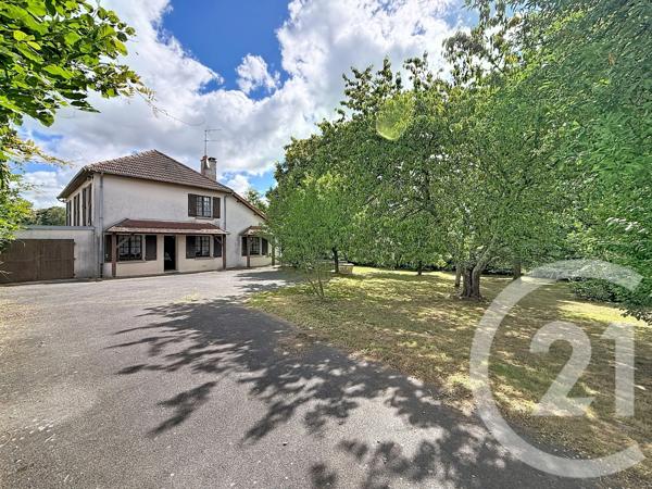 Maison à vendre  7 pièces - 201,80 m 2   ST SULPICE LE GUERETOIS  - 23