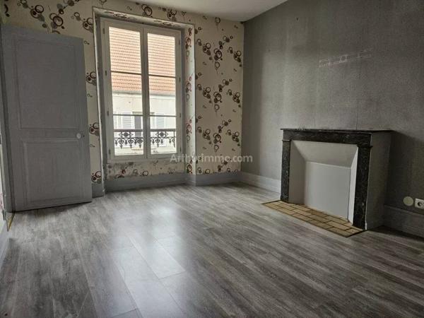 Vente                                                      Appartement
                        
                     2 pièces                      57 m2                     à Massy