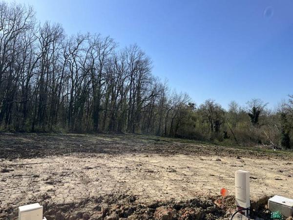 Terrain à vendre |  Saint-Michel |  1540 m²