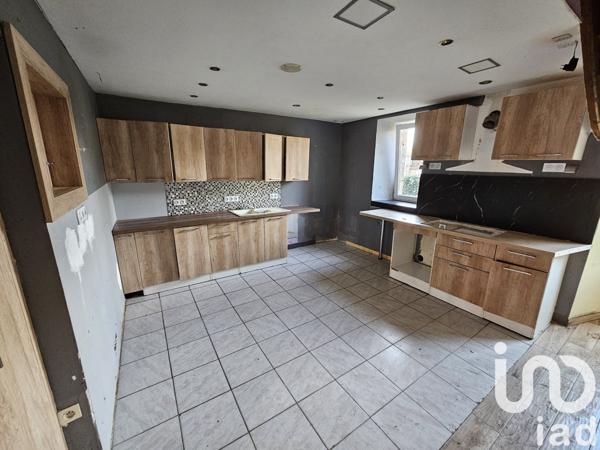 Maison de village 6 pièces de 145 m² à Belle-Isle-en-Terre (22810)