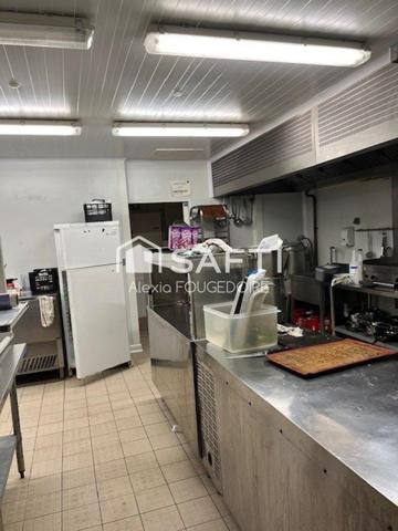 IMMEUBLE avec appartement et restaurant loué