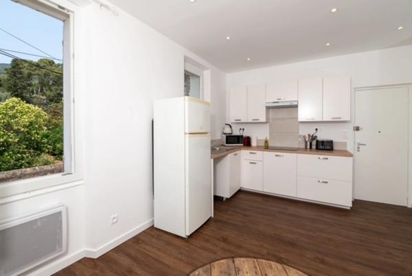 Toulon 83 La Loubiére Appartement de 34 m2 entierement rénové