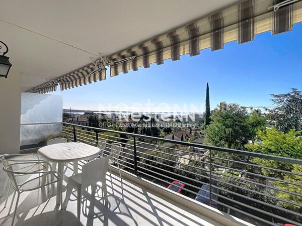 Golfe Juan- T3 dernier étage - Vue mer -Garage + parking