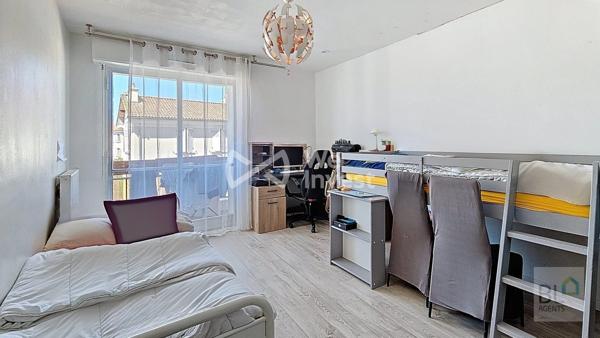Grand appartement 98 m² traversant, ascenseur au 5ème, 2 terrasses, de beaux volumes