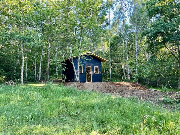 CHALET 4 PERSONNES AU BORD DU LAC D'AYDAT AVEC VUE LAC ET PUY DE DÔME
