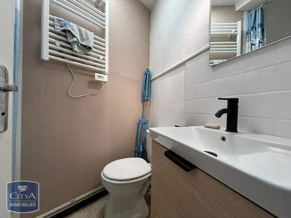 Appartement à louer 1 pièce 28m² Saintes (17100)