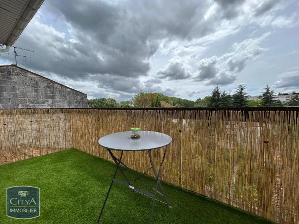 Appartement à louer 1 pièce 28m² Saintes (17100)