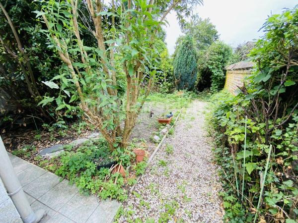 Maison à rénover centre de Saint-Amand-Les-Eaux 3 chambres et un jardin