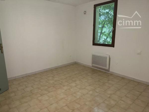 Maison individuelle avec sous-sol total, grand terrain et potentiel constructible – Dhuisy