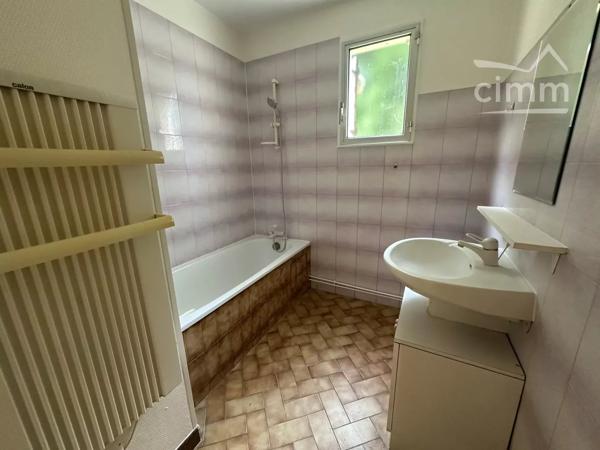 Maison individuelle avec sous-sol total, grand terrain et potentiel constructible – Dhuisy