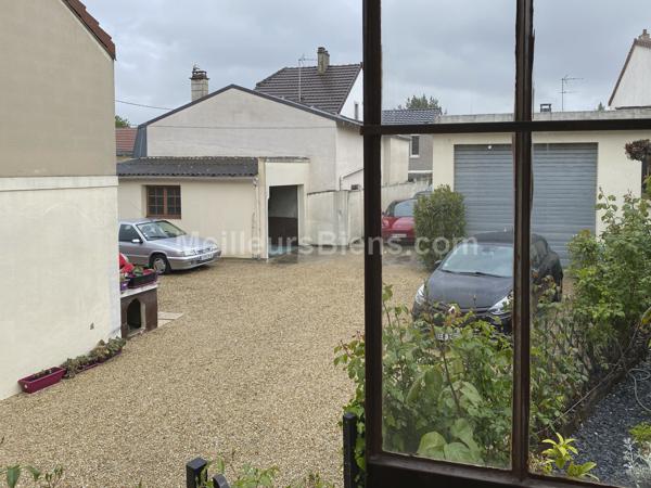 Maison 110 m2 avec sous-sol+maison 33 m2+entrepôt 108 m2+garage 20 m2 sur parcelle de 914 m2 constructible