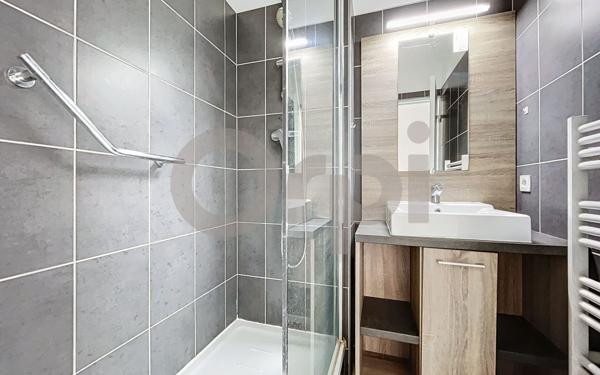 Appartement à vendre    3 pièces • 49 m2 Fréjus