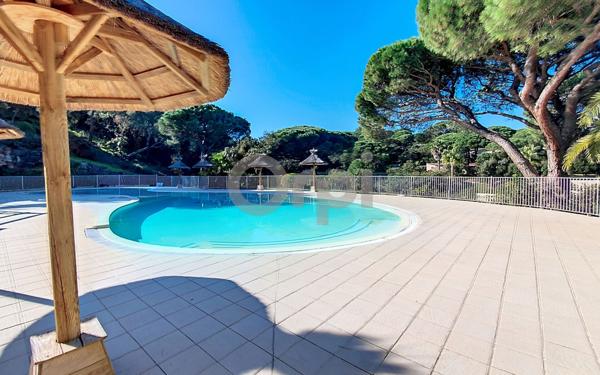 Appartement à vendre    3 pièces • 49 m2 Fréjus