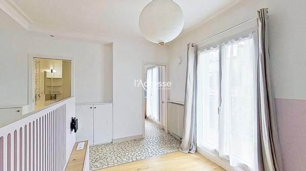 Studio de 22 m2 en étage élevé avec Balcon/Terrasse !