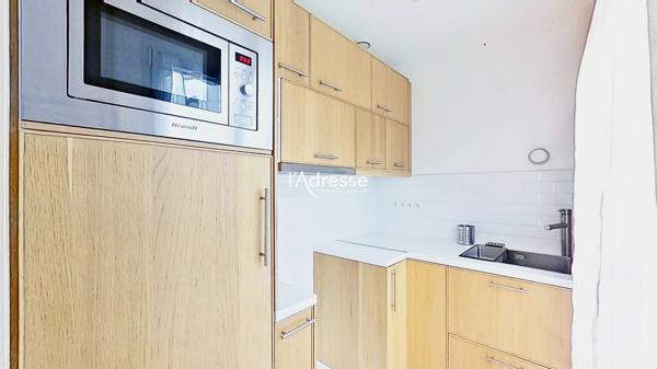 Studio de 22 m2 en étage élevé avec Balcon/Terrasse !