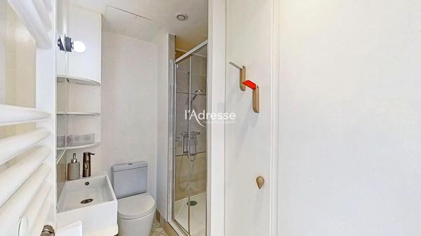 Studio de 22 m2 en étage élevé avec Balcon/Terrasse !