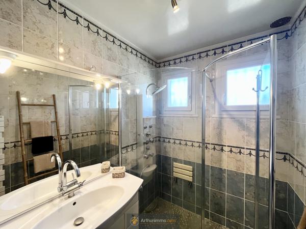 Coulommiers (77120) Maison T7 160m² Terrain 1223m² 3 Chambres en Plain-Pied.