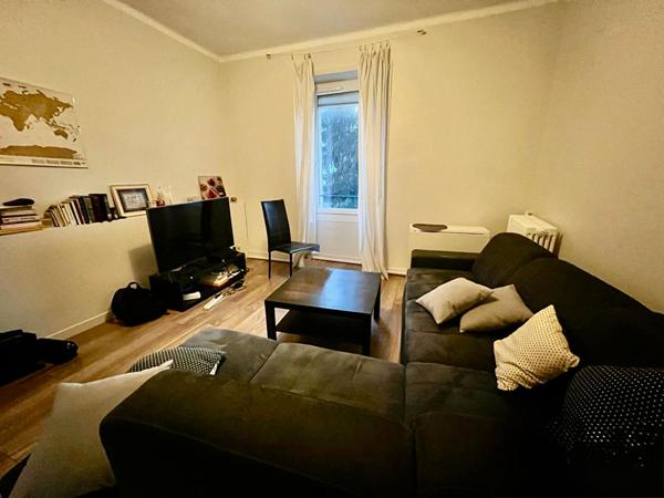 Zola - Charmant 3 pièces avec jardin privatif de 170 m² à deux pas de la place Zola. Caveau. Locataire en place