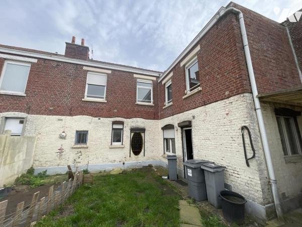 A VENDRE à ANNOEULLIN MAISON DE 160 m2 JARDIN 4 CHAMBRES JARDIN